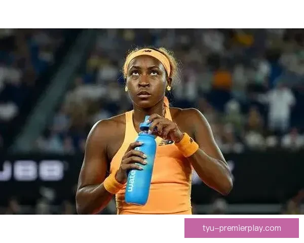 高芙赛后砸拍坦言沮丧需宣泄情